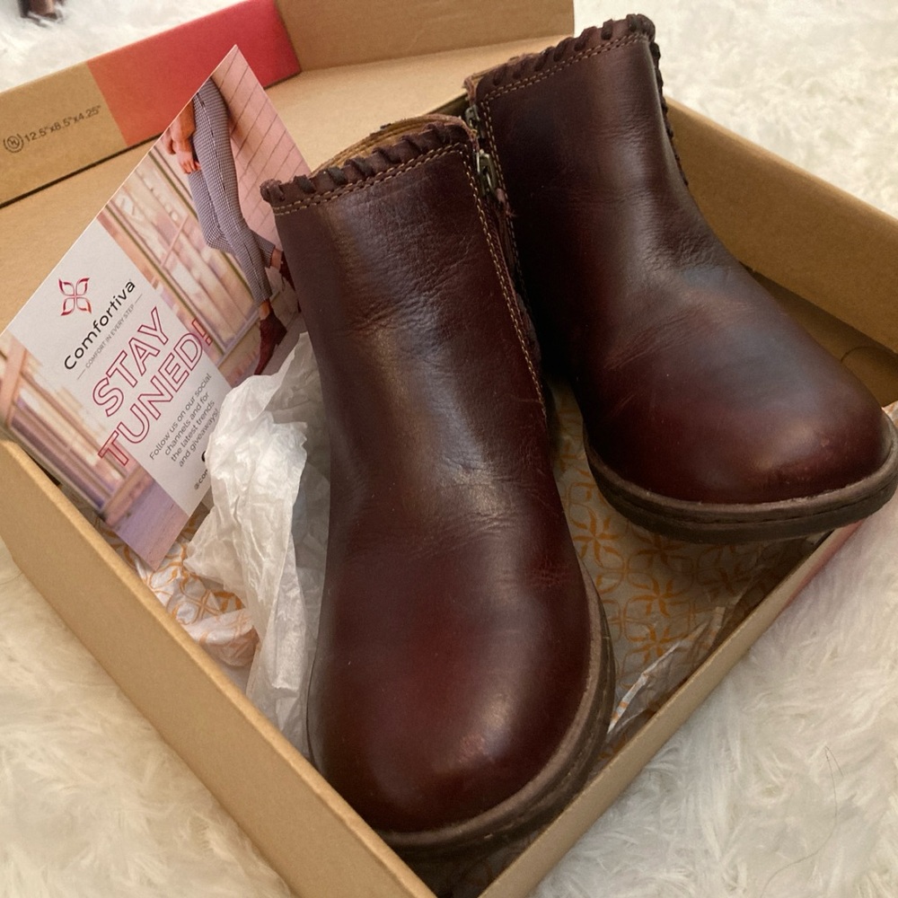 Comfortiva Women's Leather Ankle Boots